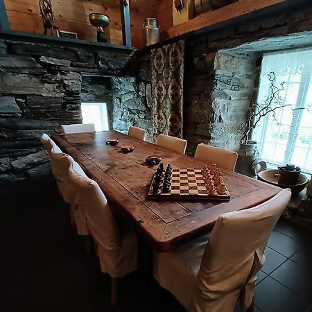 Orheimstunet - Gardsferie For Storfamilien Der Ogsa Hunden Er Velkommen Starheim Bagian luar foto