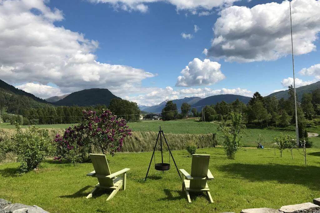 Orheimstunet - Gardsferie For Storfamilien Der Ogsa Hunden Er Velkommen Starheim Bagian luar foto