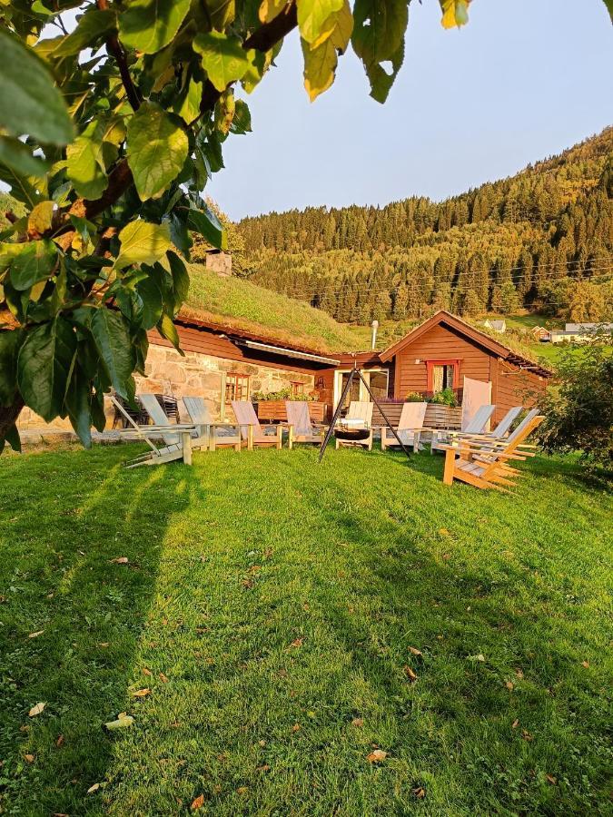 Orheimstunet - Gardsferie For Storfamilien Der Ogsa Hunden Er Velkommen Starheim Bagian luar foto